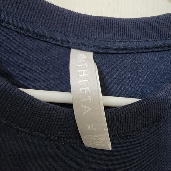 Athleta Size XL Navy Blue & Light Blue Gallery Tee Shirt, Gently Used Condition - Picture 7 of 15